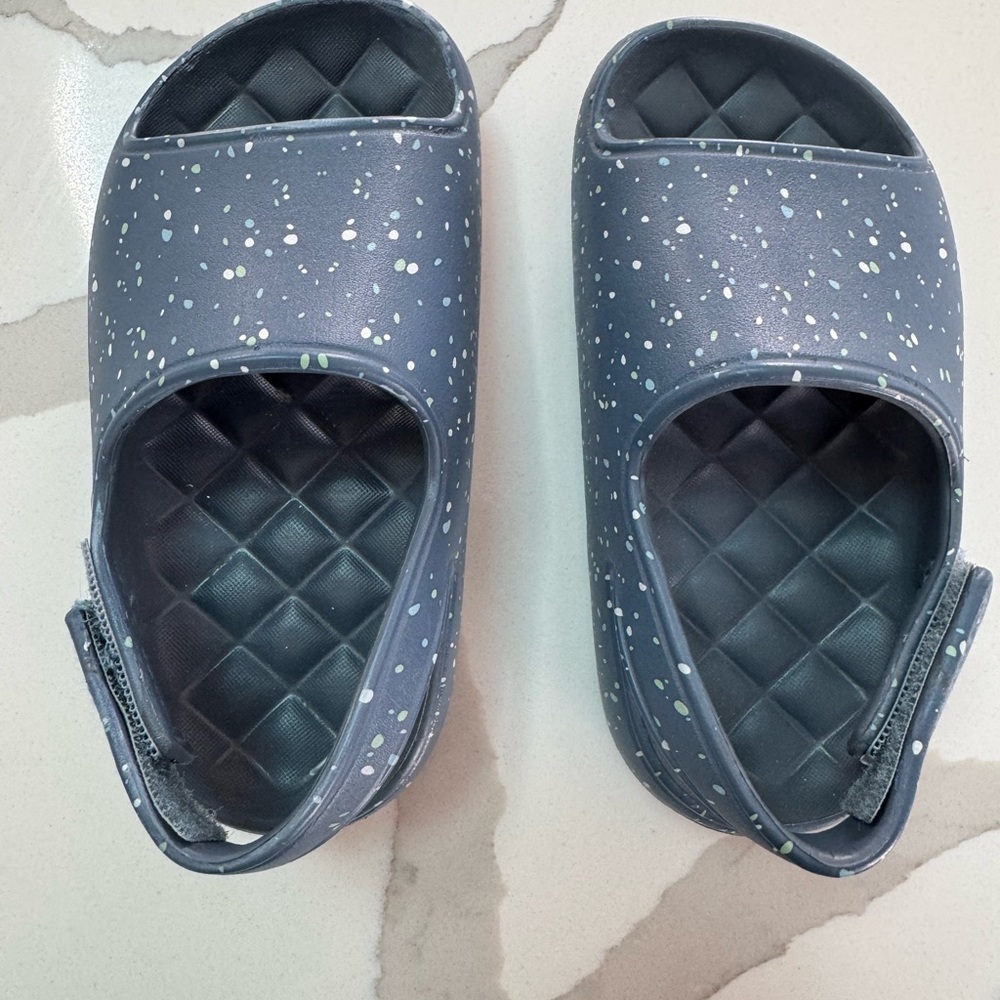 NWOT - CAT & JACK - Kids Slide Sandals